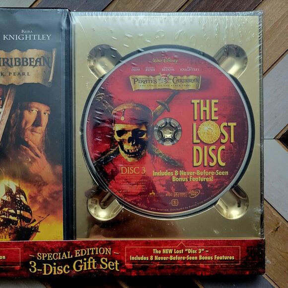 Pirates of the Caribbean: Curse of Black Pearl + Lost Disc (DVD, 2004) Gift Set - Picture 3 of 6